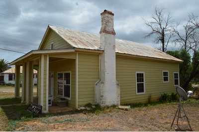 View of right side of house located at 601 Carrizo St., Cotulla, TX